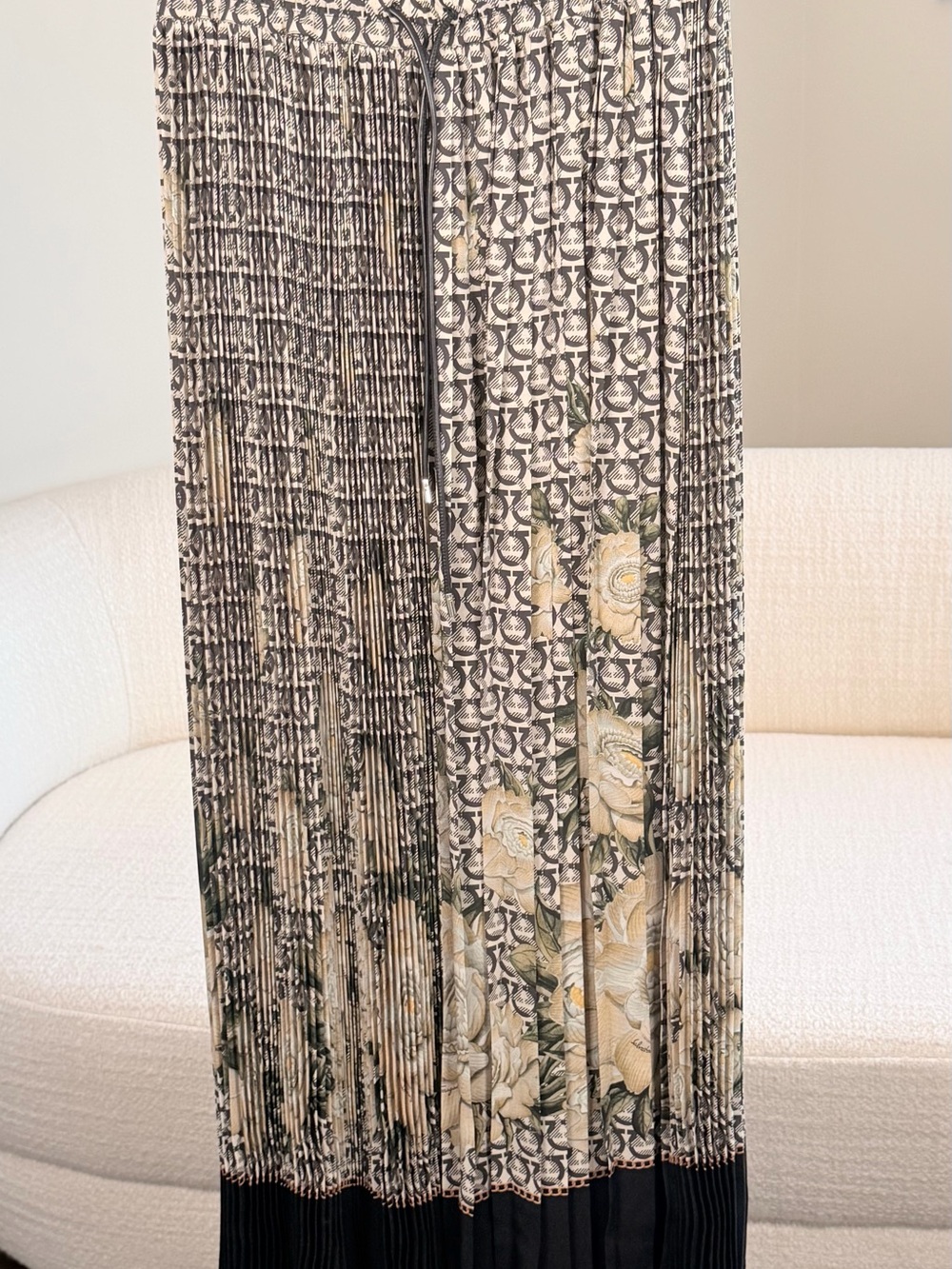 Salvatore Ferragamo Black, Pleated Maxi Skirt Size IT 38 / US 2